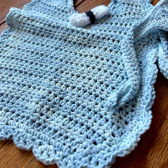 Hand knit bib and bonnet - Picture 3 of 3